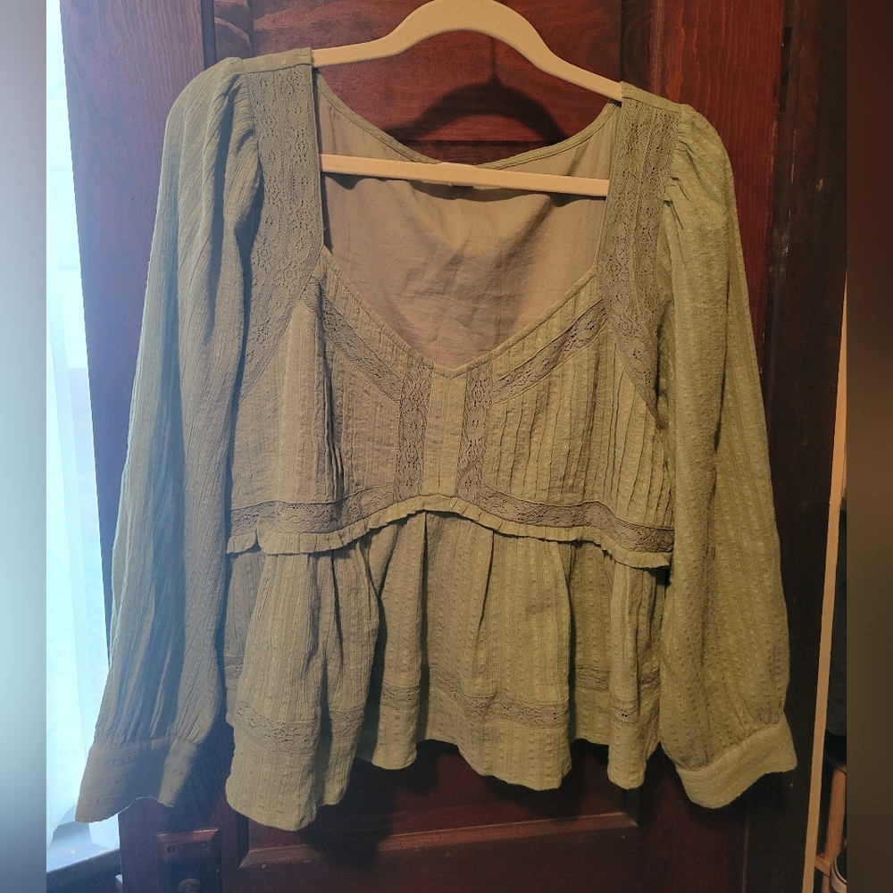 NWOT American Eagle size LG